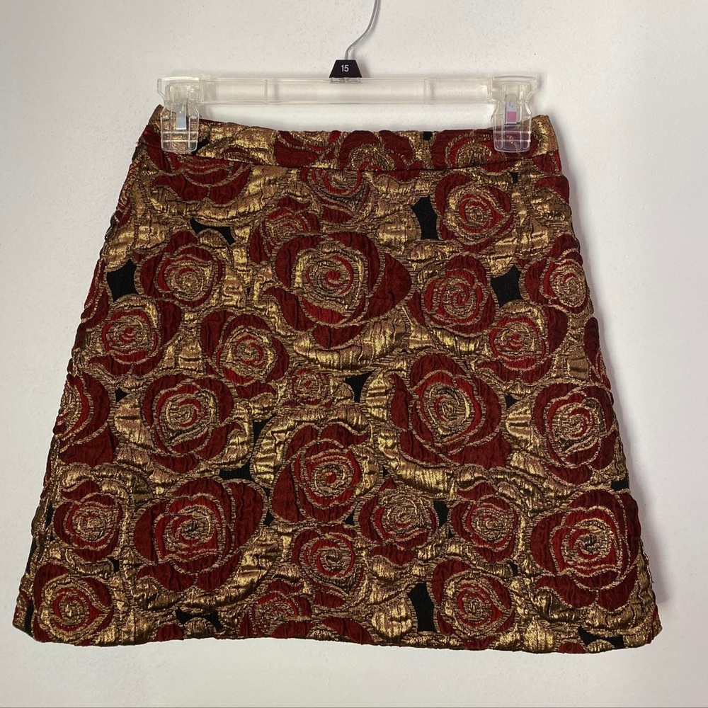Alice & Olivia  size 0 skirt.  Beautiful fall colors with gold threading.